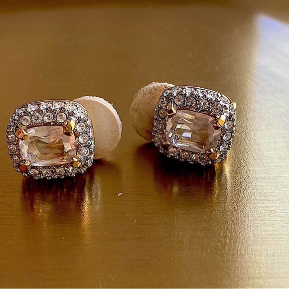 Small SWAROVSKI gold tone clip on crystal earrings - Picture 1 of 7